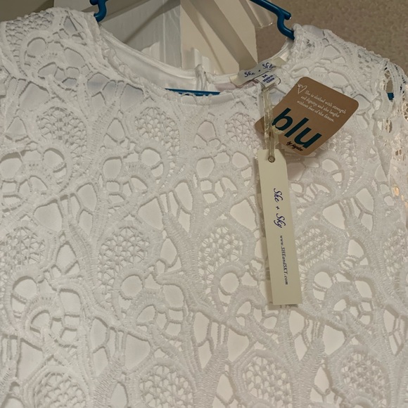 White dress - Picture 3 of 7